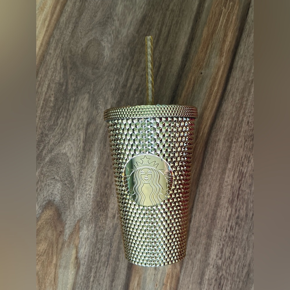 Starbucks Gold Studded Tumbler 2022 Fall Winter Holiday Bling 16 oz Grande straw